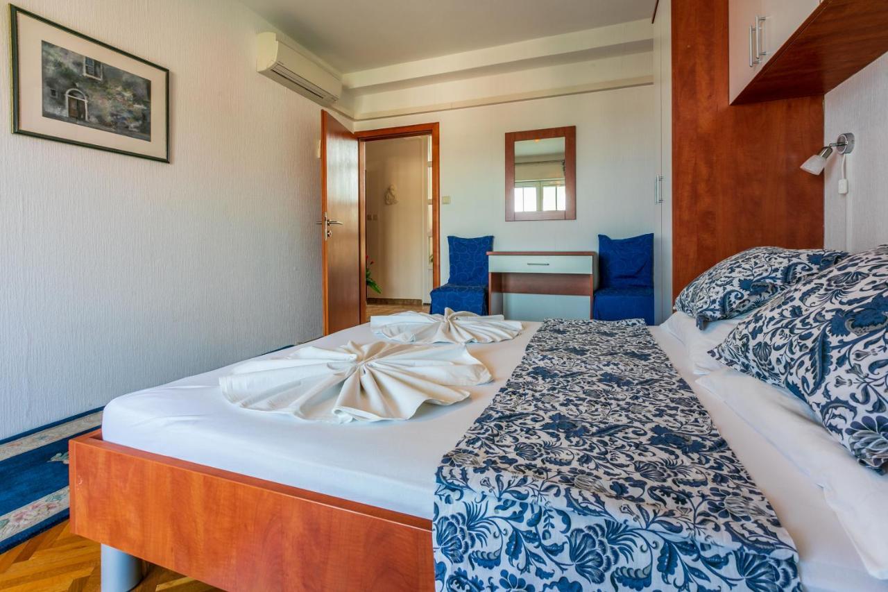 Apartments Vila Antula Banjol Екстер'єр фото