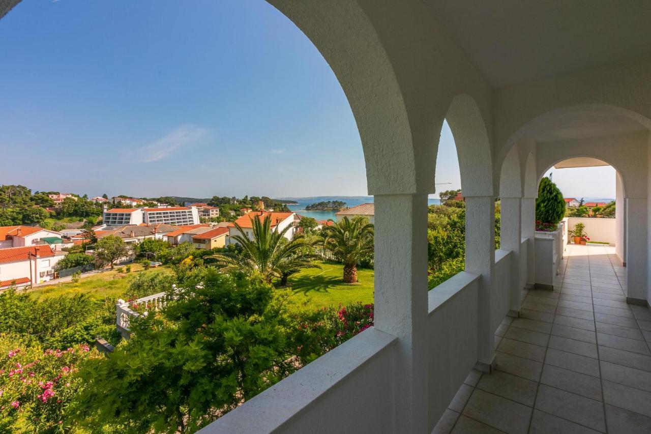 Apartments Vila Antula Banjol Екстер'єр фото