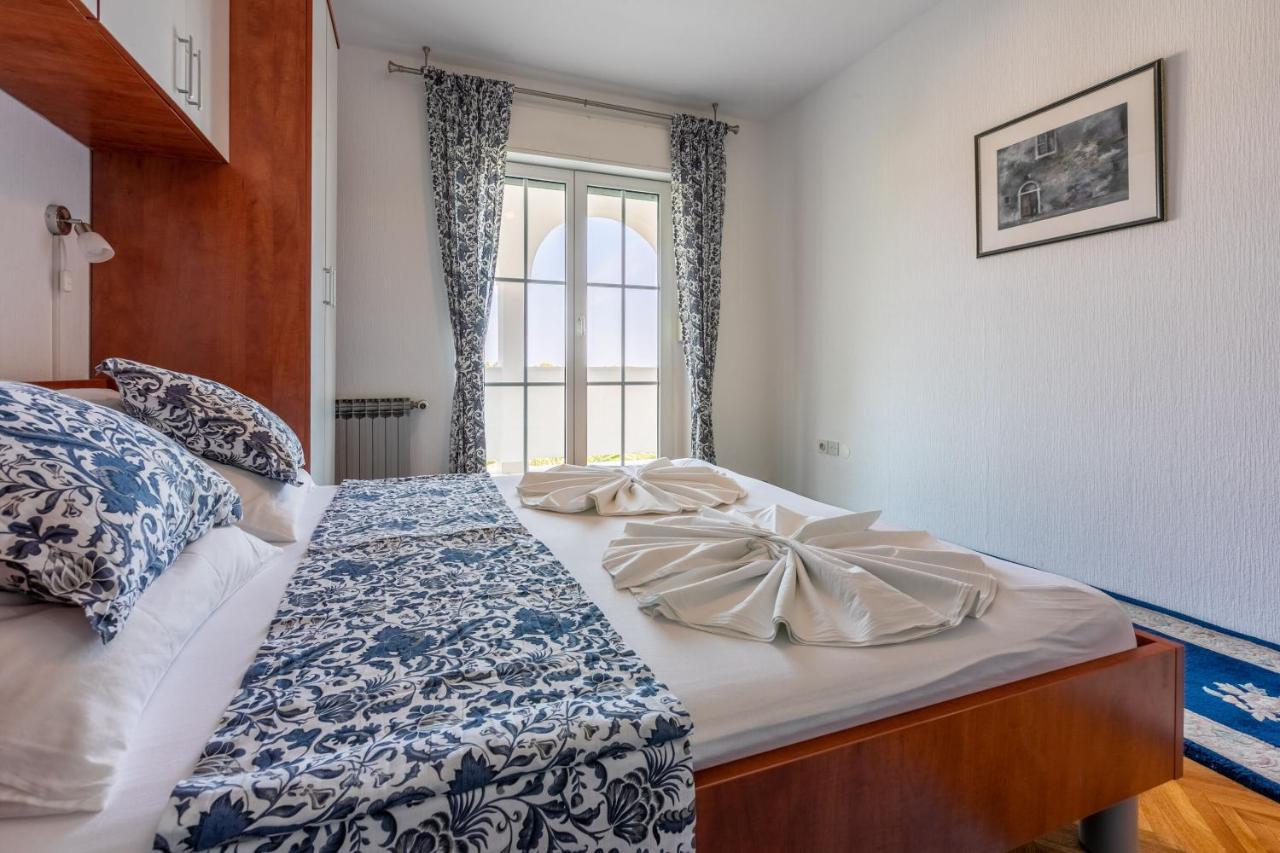 Apartments Vila Antula Banjol Екстер'єр фото