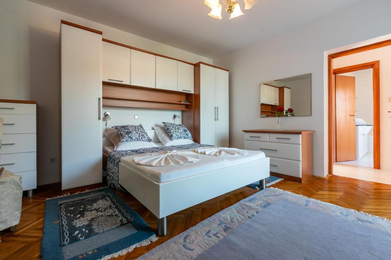 Apartments Vila Antula Banjol Екстер'єр фото