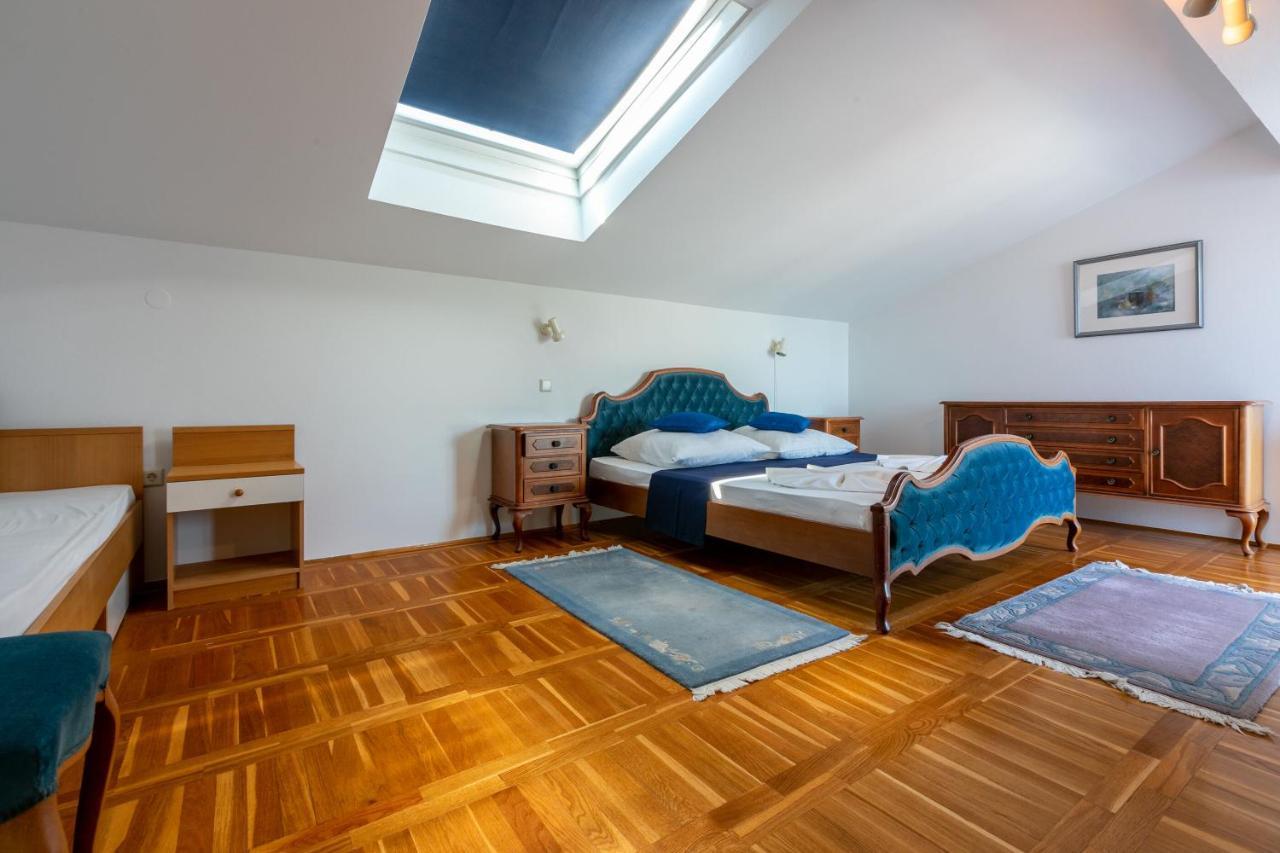 Apartments Vila Antula Banjol Екстер'єр фото