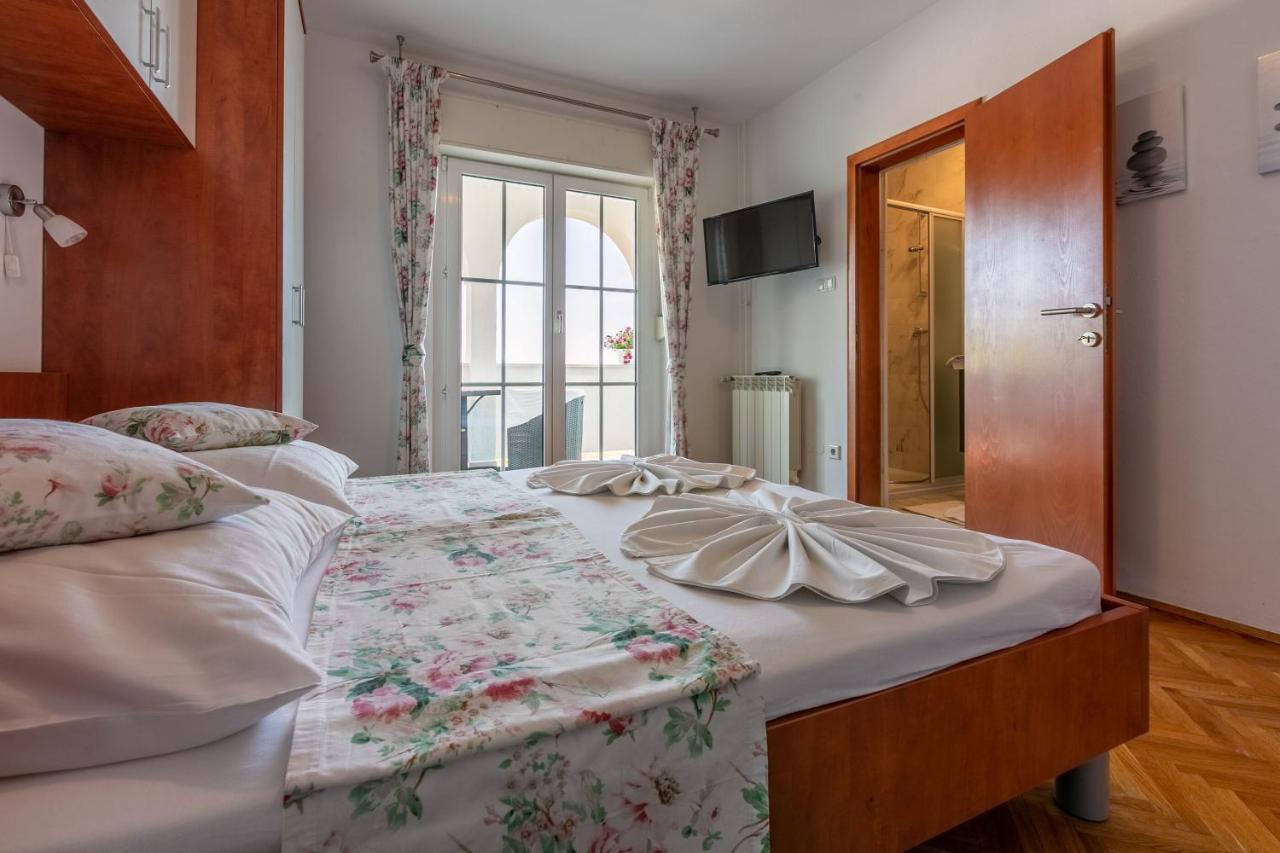 Apartments Vila Antula Banjol Екстер'єр фото