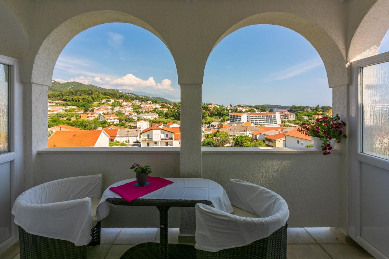 Apartments Vila Antula Banjol Екстер'єр фото