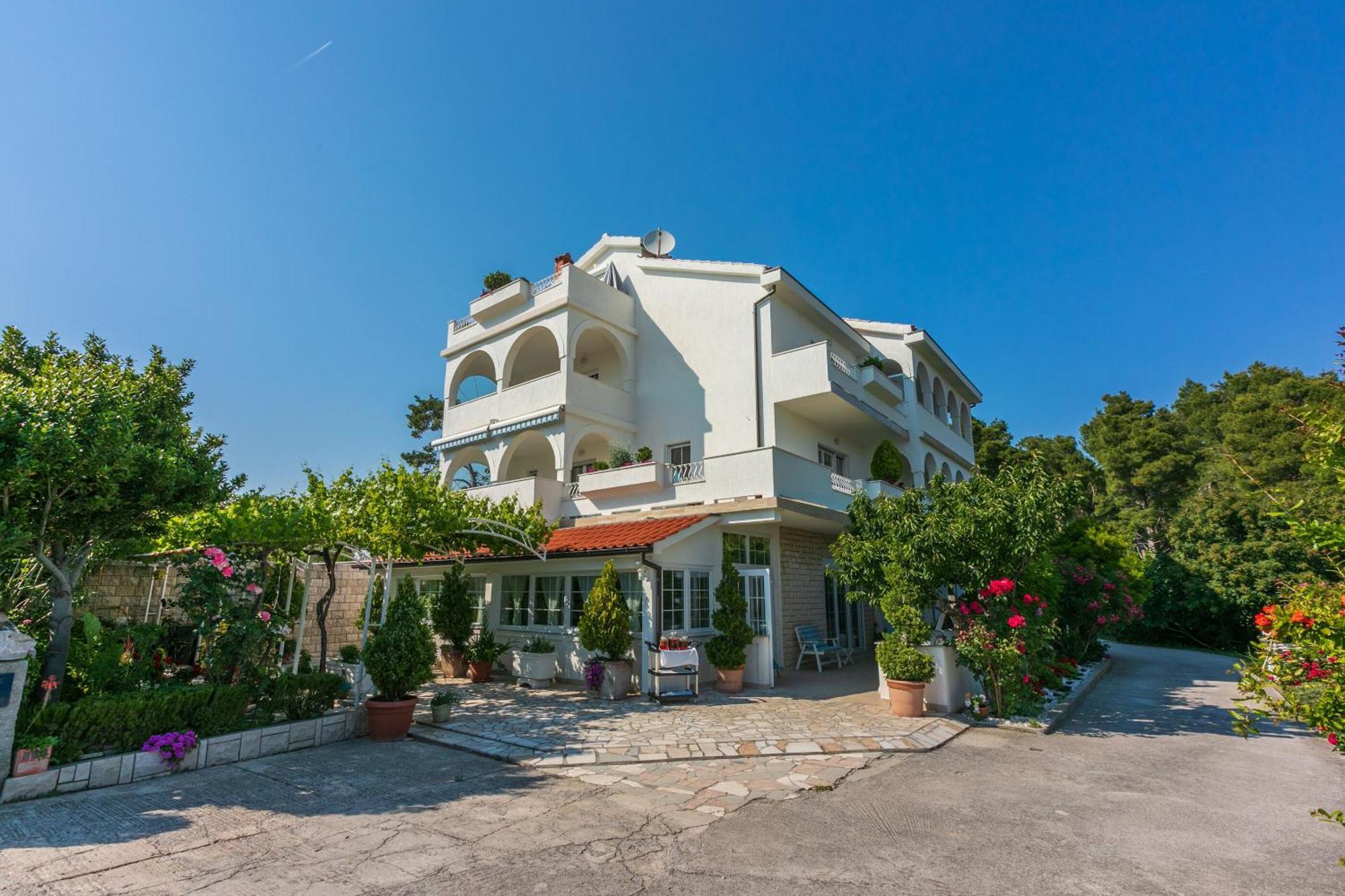 Apartments Vila Antula Banjol Екстер'єр фото